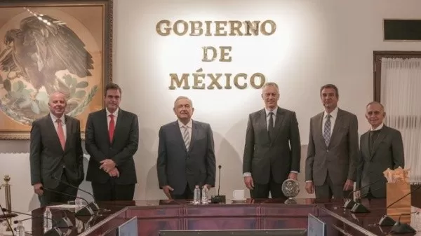 Coca Cola ofrece inversión y apoyo a pequeño comercio: AMLO
