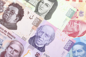 Funcionarios con salarios más altos que AMLO