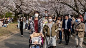 Gobierno de Japón ofrecerá vacunas contra COVID-19 gratuitas