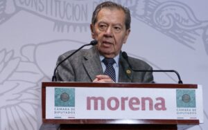 Muñoz Ledo pide apoyo a AMLO para asumir presidencia de Morena