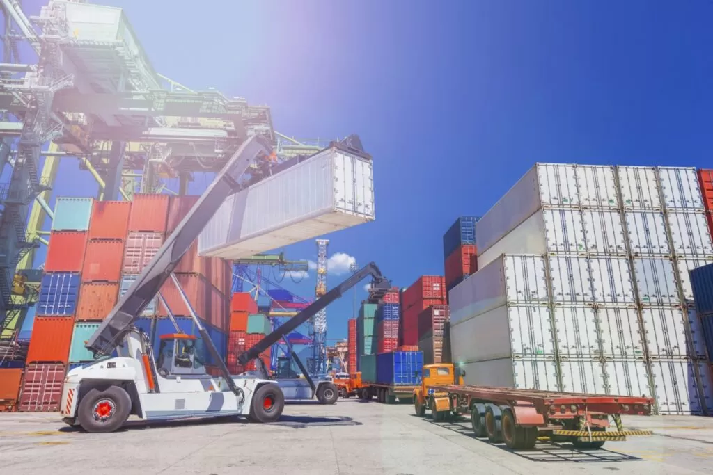 México registró superávit comercial récord con EU en agosto