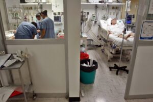 AMLO amplía convenio con hospitales privados para atención de Covid-19