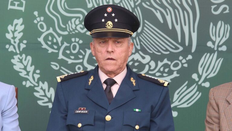 Cienfuegos negocia con EU declararse culpable