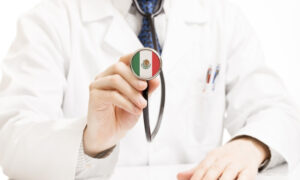 El tema de la salud se ha politizado: Julio Frenk