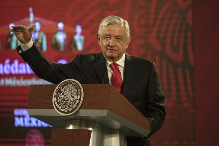 AMLO analiza frenar vuelos de Reino Unido por nueva cepa de coronavirus