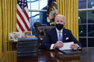 Biden firma acciones ejecutivas sobre derechos humanos
