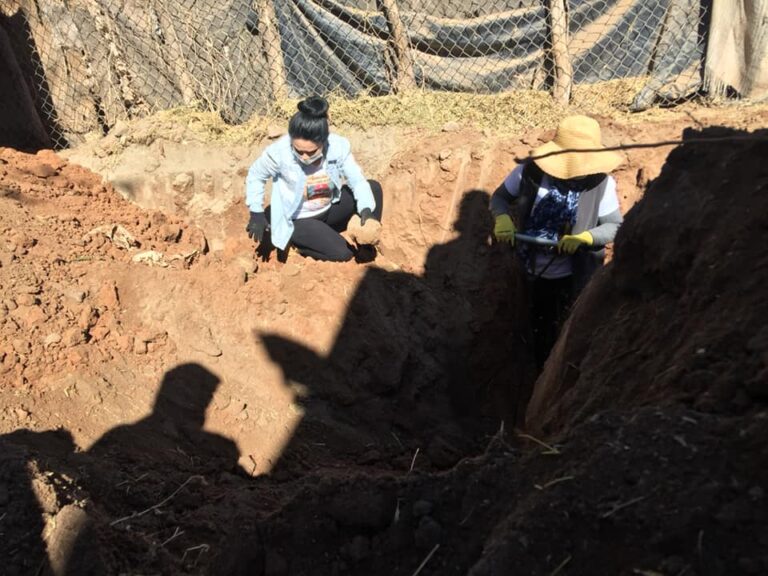 Madres Buscadoras de Sonora encuentran 19 fosas en Guaymas, Sonora