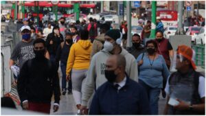 Récord de contagios de Covid: 13,734 en 24 horas en México