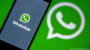 WhatsApp aclara que no cederá todos sus datos a Facebook después del aumento de usuarios que cambian a Signal y Telegram