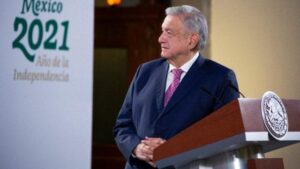 AMLO rechaza el uso de cubrebocas a pesar de haber padecido COVID-19