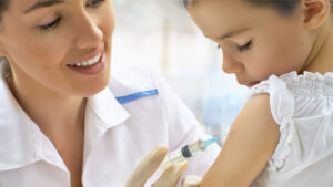 Pfizer iniciará ensayo de vacuna COVID-19 en niños menores de 12 años