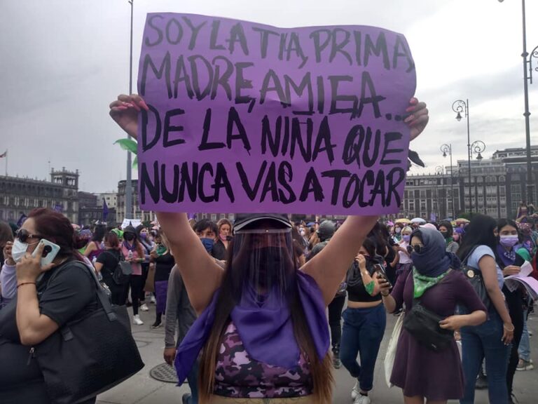 ¿Policía rompió protocolos en marcha #8M?