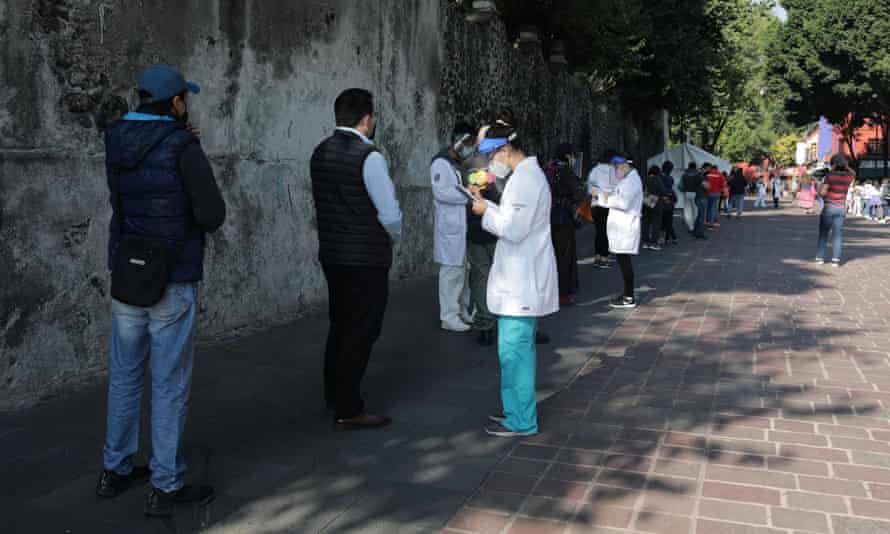Vacunación en Latinoamérica debe ser más rápida para frenar aumento de variantes: OPS