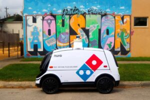 Domino's entregará pizza con robot autónomo en EU