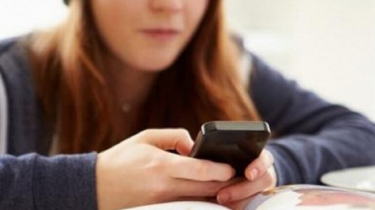 Exigen datos biométricos al usar celular