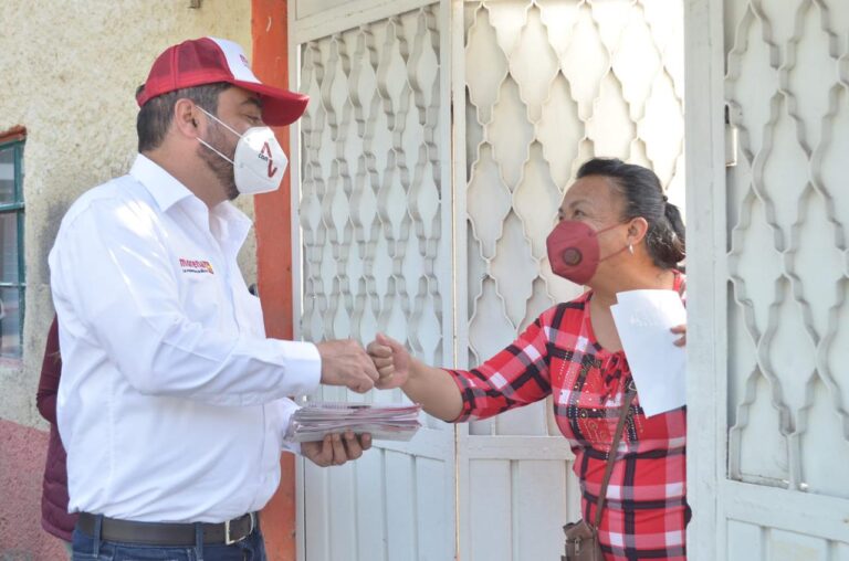 Vidal Llerenas promete un plan integral de recuperación para las unidades habitacionales de Azcapotzalco.