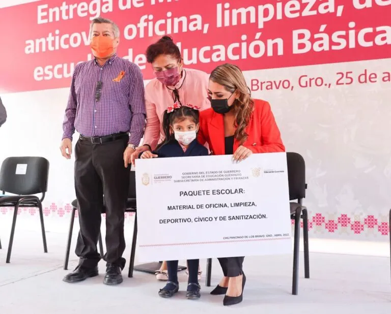 Evelyn Salgado tuvo un par de eventos, donde entregó más de 30 mdp en materiales.