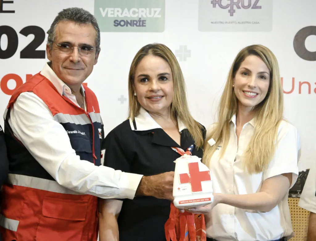 Además del donativo, el Ayuntamiento apoyará con boteo, adelantó Patricia Lobeira.