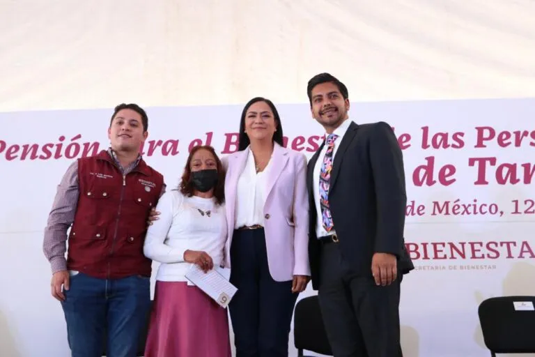 Ariadna Montiel Reyes aumenta padrón en Edomex