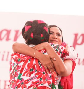 Ariadna Montiel Reyes pone en alto trabajo de mujeres mexicanas en el campo