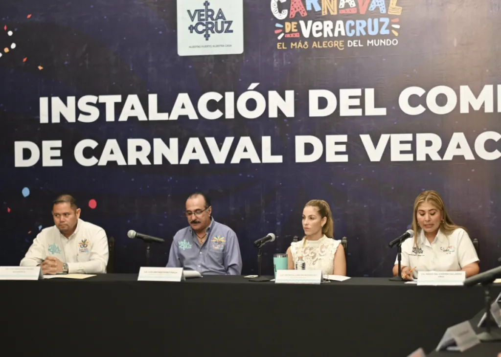 Patricia Lobeira presidió la instalación del Comité del Carnaval de Veracruz.