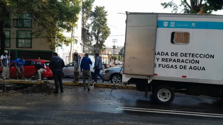 SACMEX terminó con los trabajos de reparación de fuga en Iztapalapa