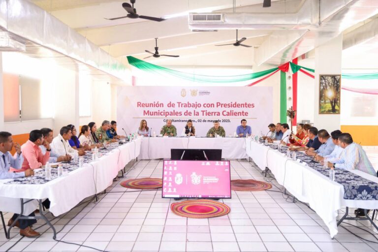 Evelyn Salgado Pineda encabeza encuentro con alcaldes para pacificar Tierra Caliente