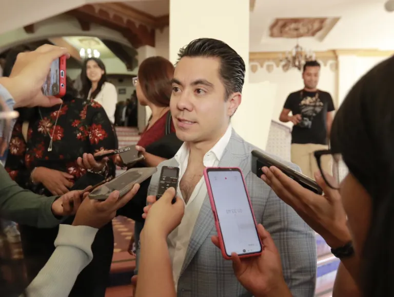 Es responsabilidad de todos unirnos en solidaridad con los periodistas, dijo FeliFer Macías.