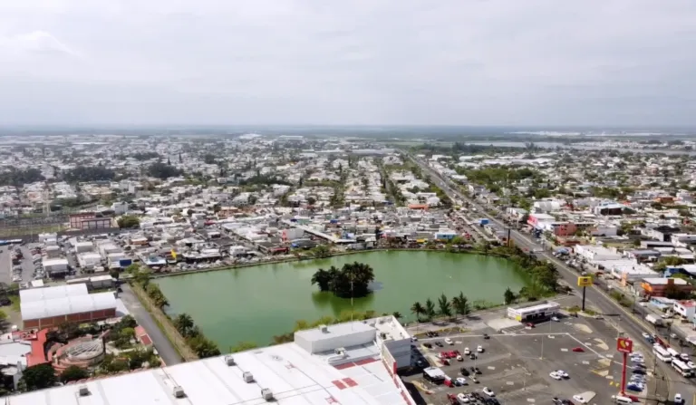 Patricia Lobeira informó sobre acciones en el Fraccionamiento Floresta.
