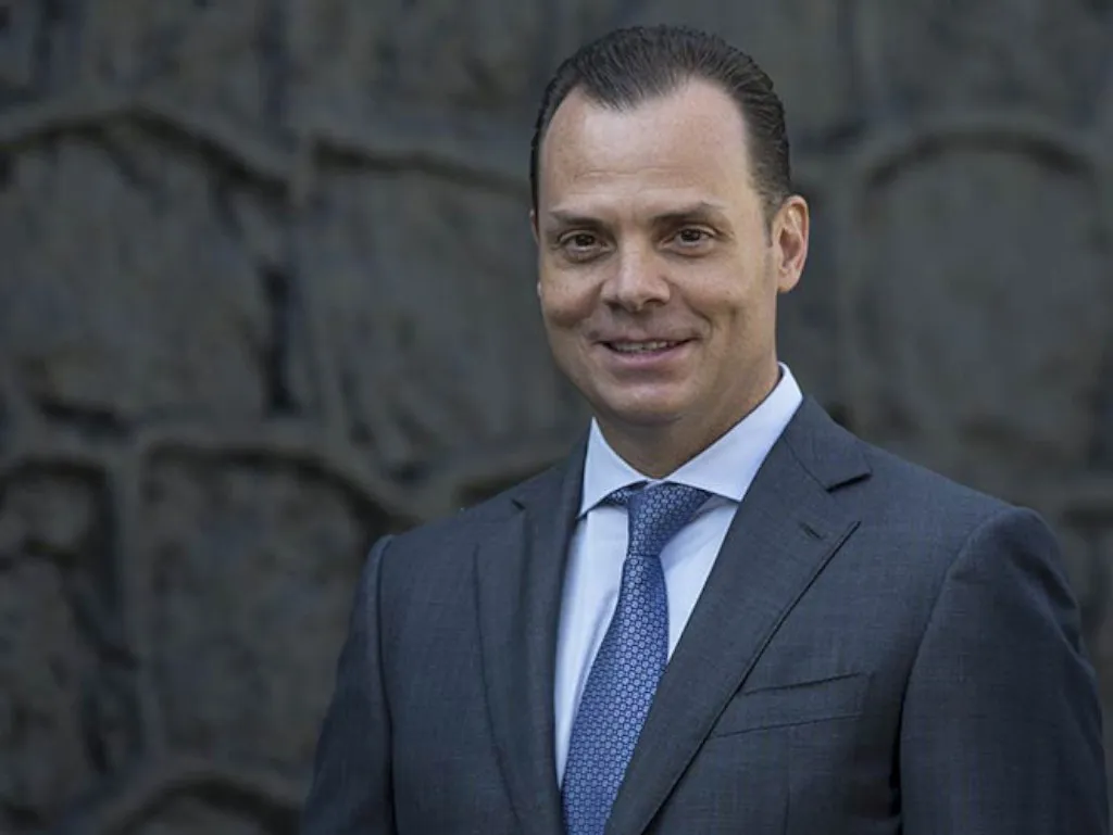 Olegario Vázquez Aldir reconoce labor del personal médico