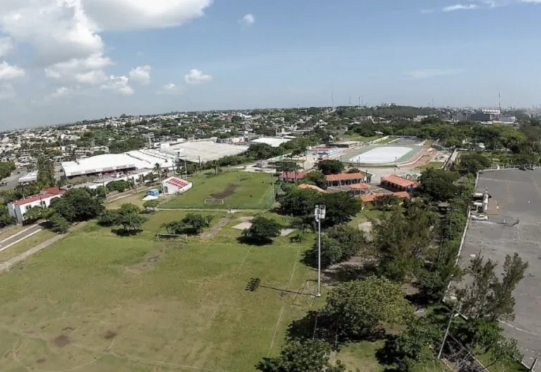 Patricia Lobeira supervisó las obras que se llevan a cabo en Reino Mágico.