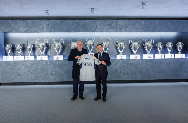 VOLT, la bebida energizante de Grupo AJE se ha convertido en patrocinador regional del Real Madrid, acuerdo hasta el 2026.