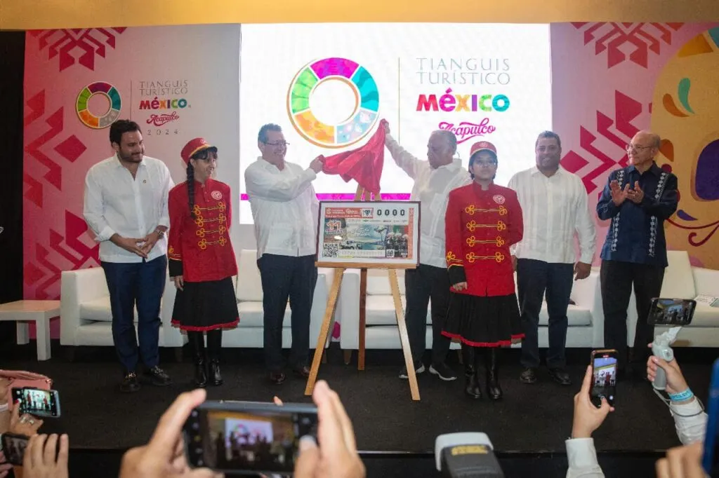 La Secretaría de Turismo (Sectur) y Lotería Nacional presentaron el billete del Sorteo Zodiaco Especial No. 1653 para destacar el renacimiento de Acapulco