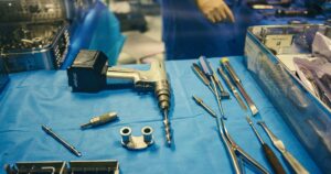 DIMAQ se posiciona como una empresa mexicana comprometida con elevar los estándares de calidad en la distribución de material quirúrgico.