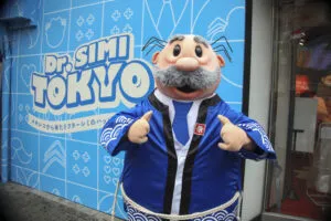 Celebran tienda de Víctor González Herrera en Tokio.