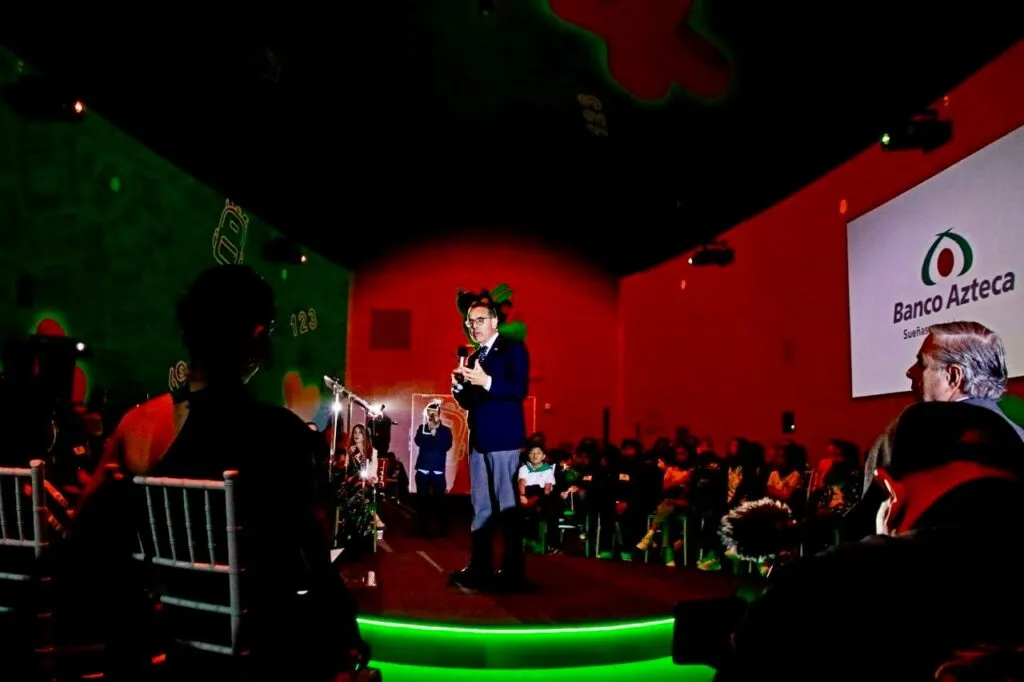 Banco Azteca fomenta la cultura emprendedora en las aulas mexicanas