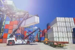 México registró superávit comercial récord con EU en agosto